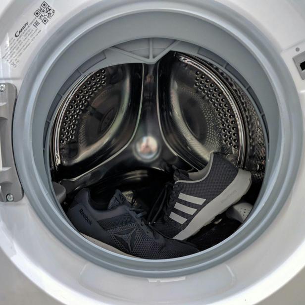 Waschmaschinen Trommel mit Schuhen 