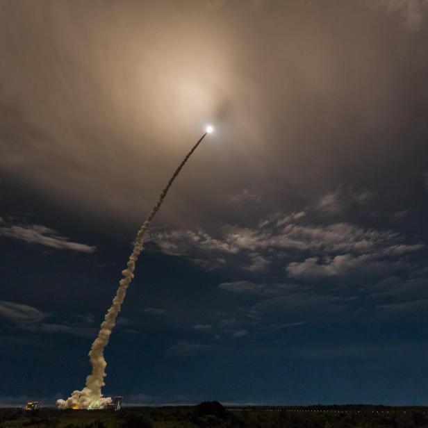 Französische Rakete transportiert Viasat-Raketen ins All