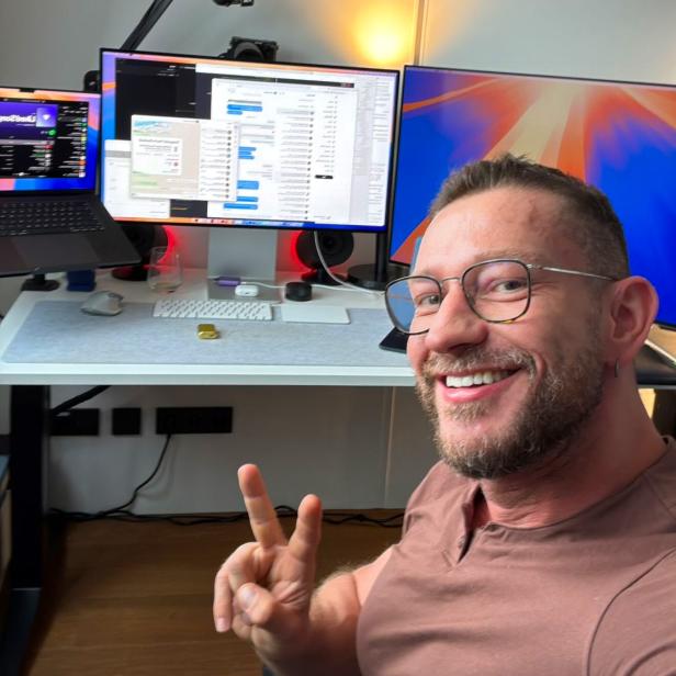 Ein Selfie von Peter Steinberger bei der Arbeit