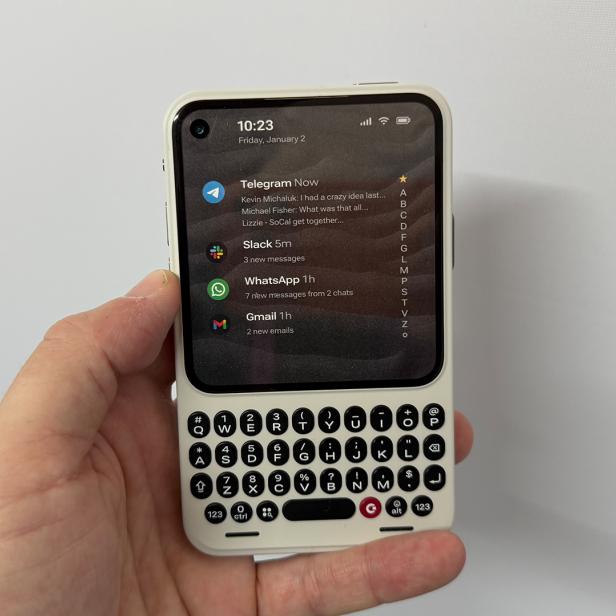 Clicks Communicator mit physischer Tastatur ausprobiert