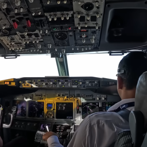 Das passiert im Cockpit bei schweren Turbulenzen