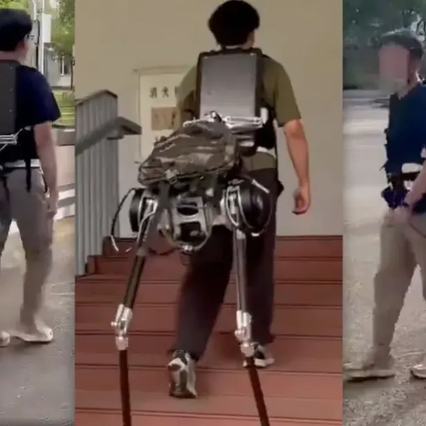 Drei Personen tragen ein Exoskelett mit zwei zusätzlichen Roboterbeinen auf dem Rücken.
