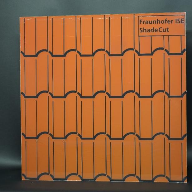 PV-Modul mit ShadeCut-Folie im Dachziegel-Look