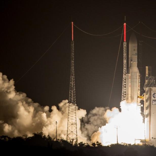 Die 83. Ariane 5 beim Start in Kourou, Französisch-Guyana