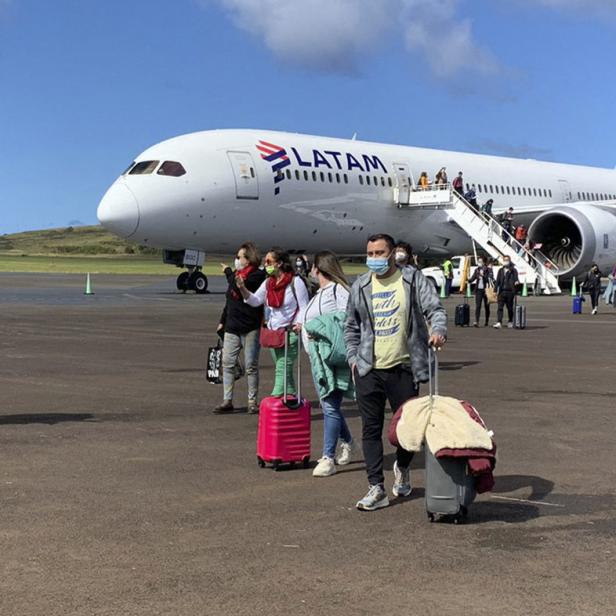 Eine Maschine von LATAM auf dem Mataveri International Airport (2022)