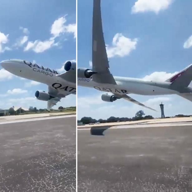 Boeing 777 im Tiefflug: Der rechte Flüg ist nur knapp über dem Boden.