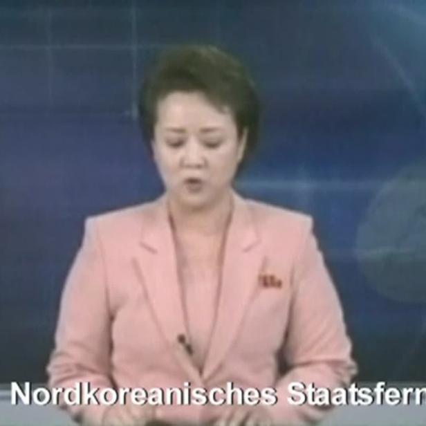 Eine nordkoreanische Nachrichtensprecherin verliest die Nachrichten.