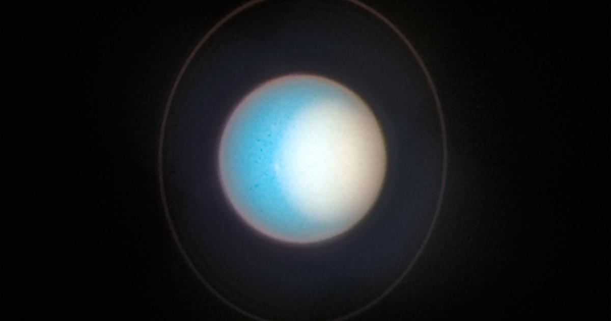 Hubble depicts the newly formed smog cap on Uranus