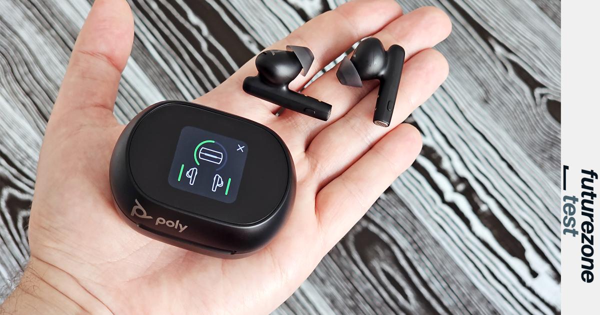 Poly 60+ UC Free Test: mit im Voyager In-Ears Touchscreen