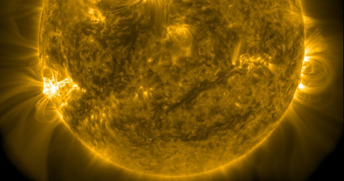 Giant sunspots can cause the northern lights in June