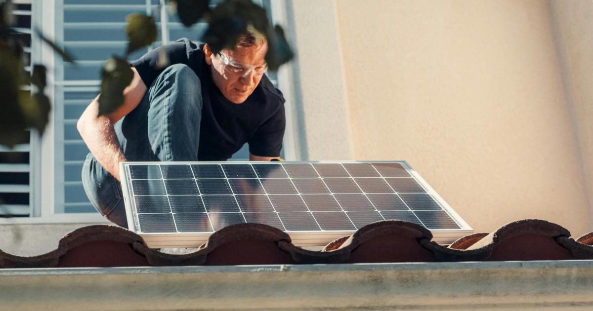 Spontaneous glass breakage in solar modules is becoming more common.