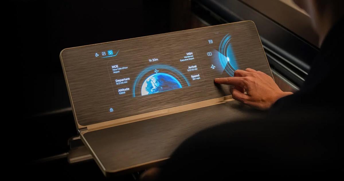 Lufthansa-zeigt-versteckten-Touchscreen-im-Klapptisch