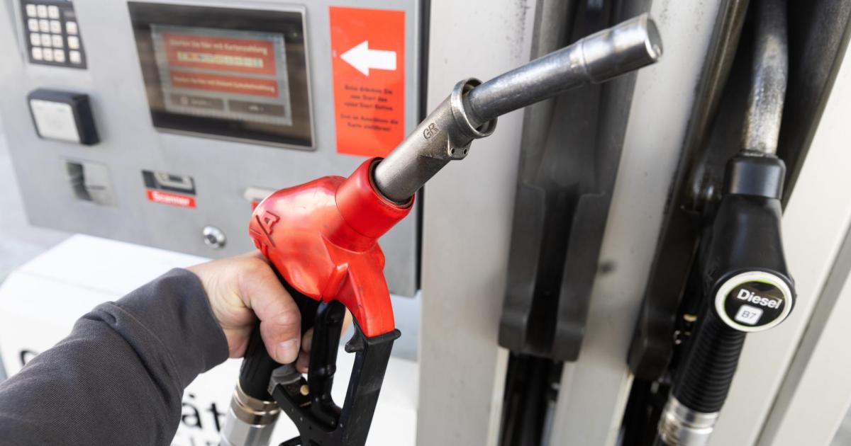 Absurdes-Gadget-f-r-Auto-soll-Benzin-sparen-Das-steckt-wirklich-drin