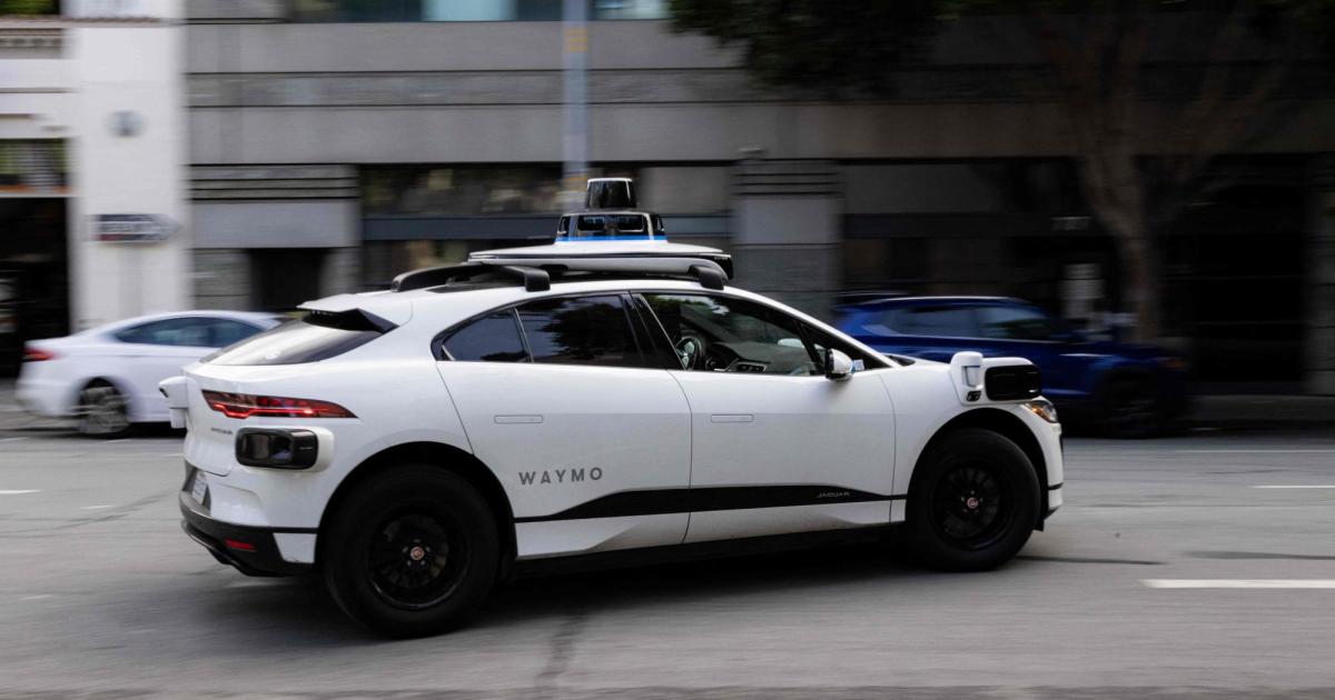 Waymo-Robotaxi-liefert-alkoholisierte-Jugendliche-an-Polizei-aus