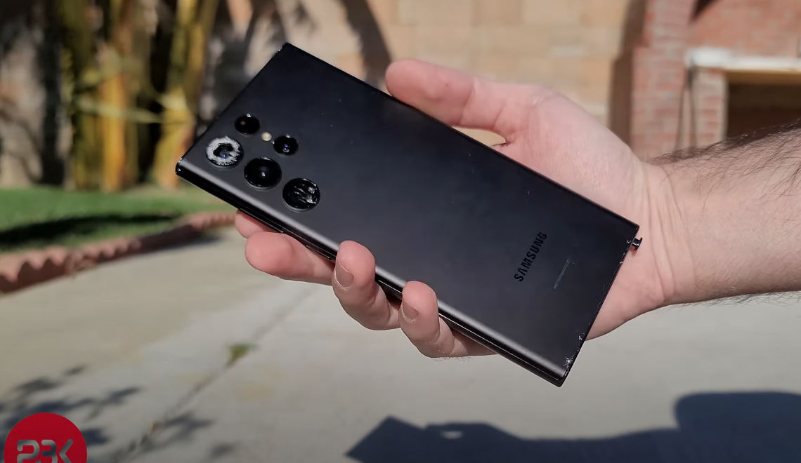 So schlägt sich das Samsung Galaxy S22 Ultra im Falltest thumbnail