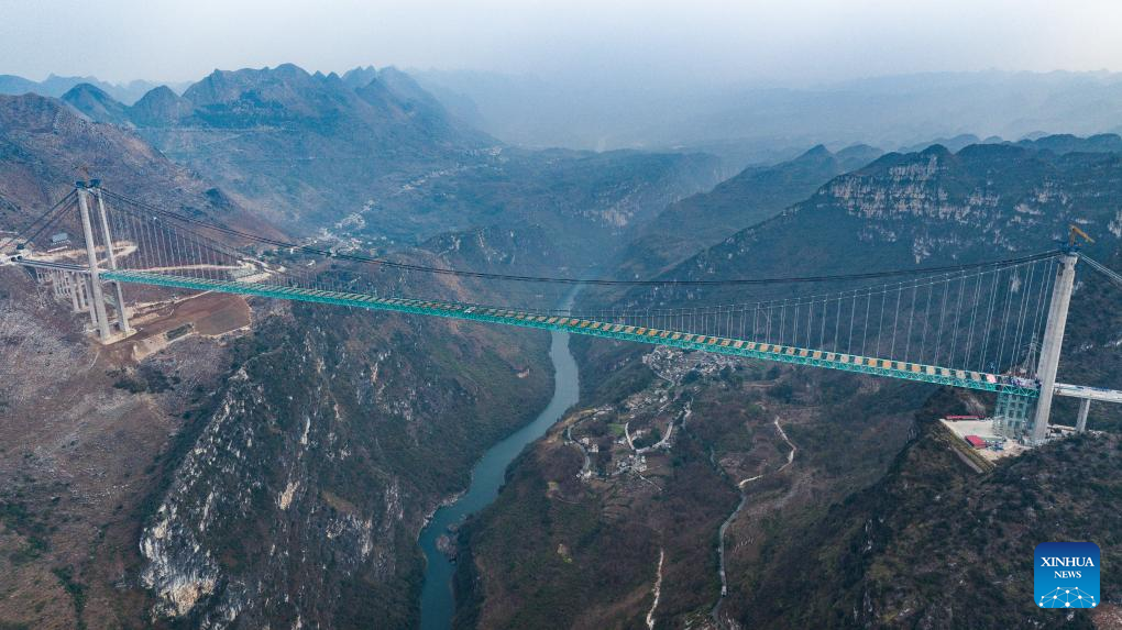 China baut höchste Brücke der Welt: Hauptstruktur ist fertig