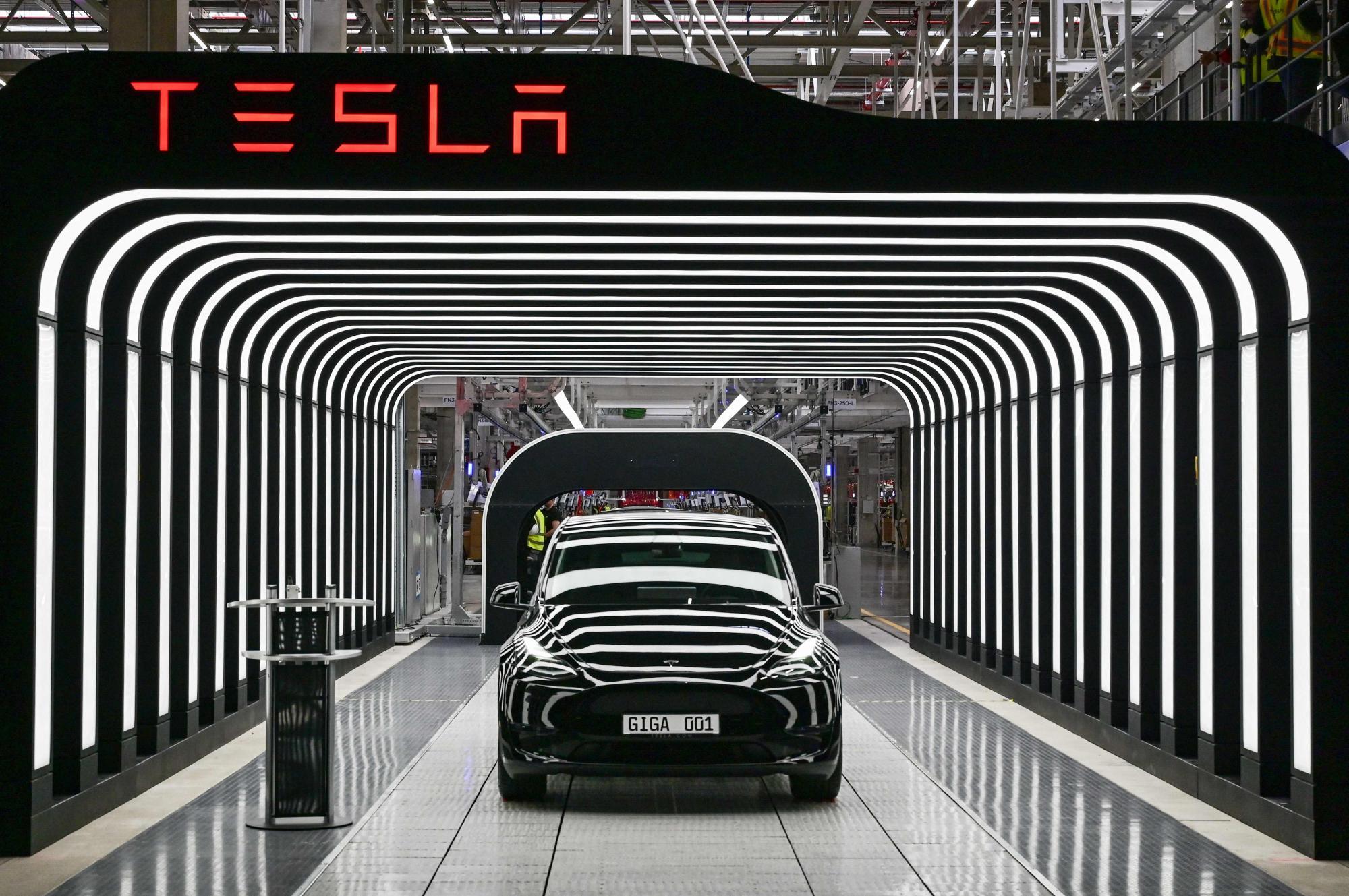 Elon Musk gibt zu, dass Tesla die HW3-Selbstfahrcomputer tauschen muss