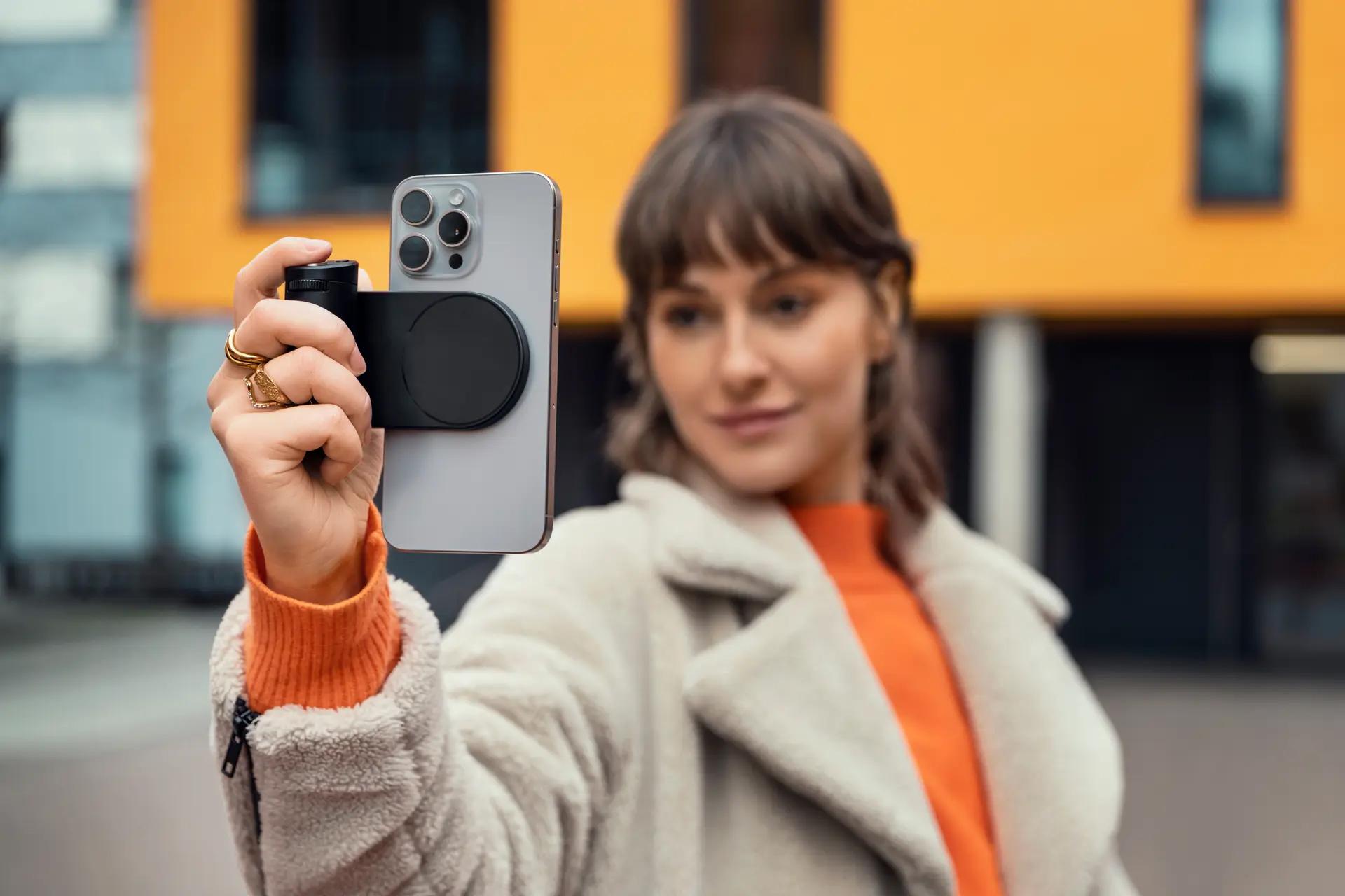 Leica bringt extrem teuren Fotogriff für das iPhone