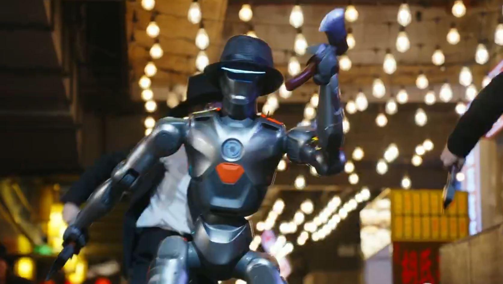 Kung Fu Hustle: Humanoider Roboter tanzt mit Äxten